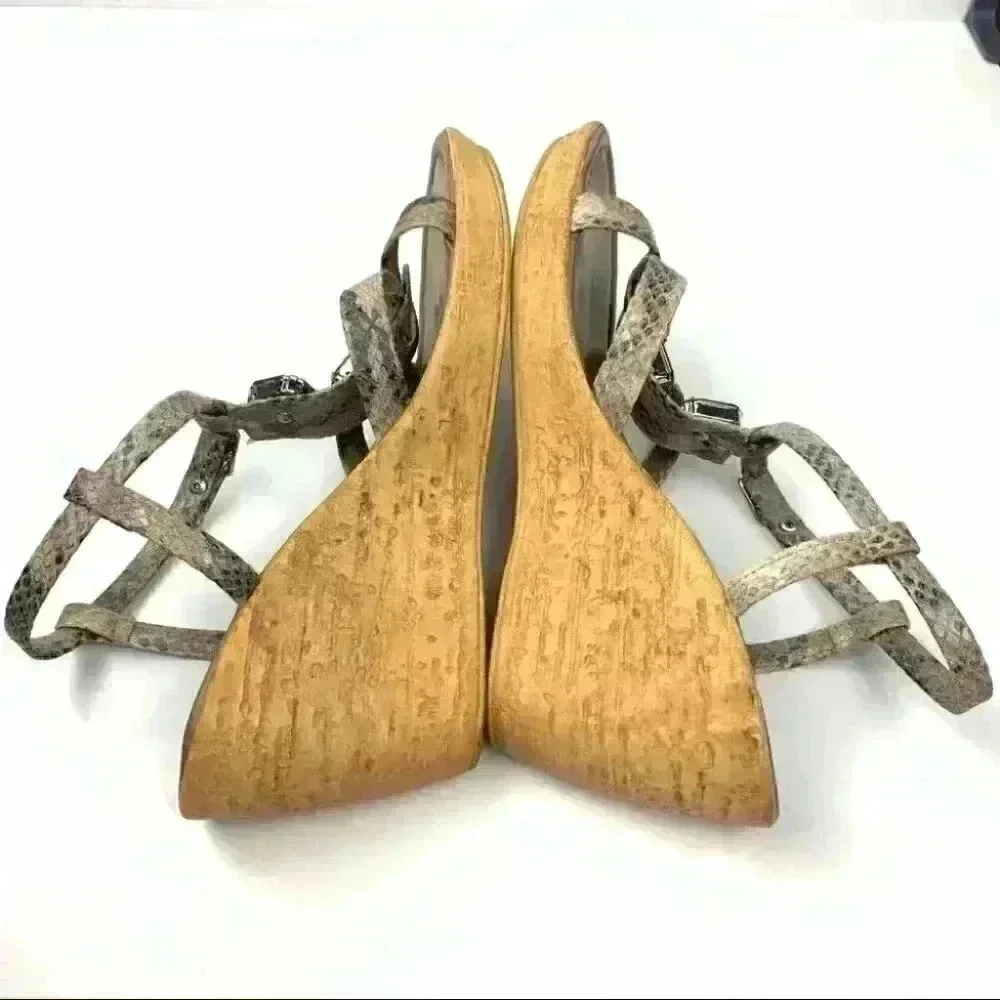 Lorenzo Chelini womens sandals size 40 taupe snakeskin print t-strap platforms